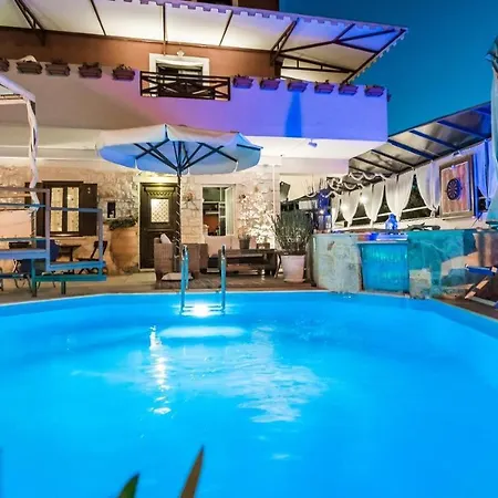 One Bedroom Maisonette With Sea View